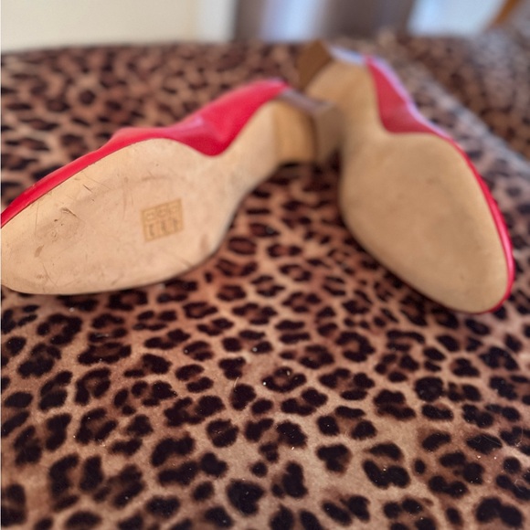 Tory Burch Red Heels with Gold Accent - Picture 2 of 7